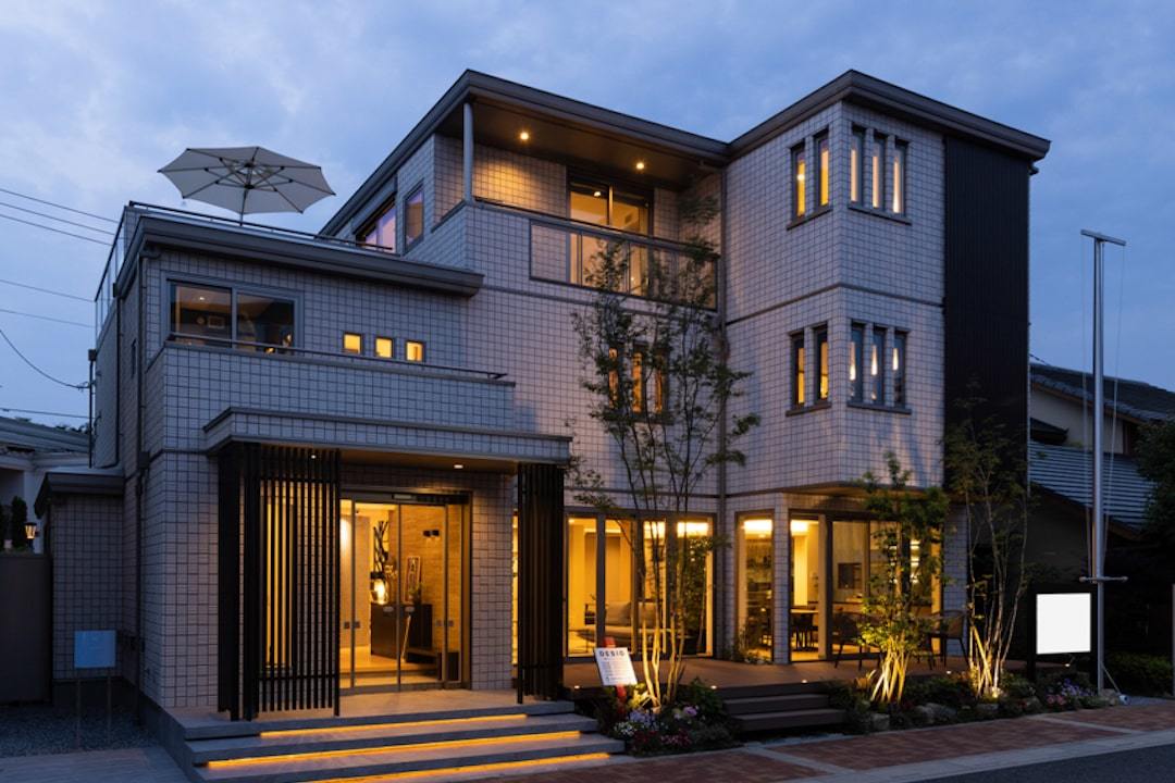 大宮デシオ展示場_夜外観