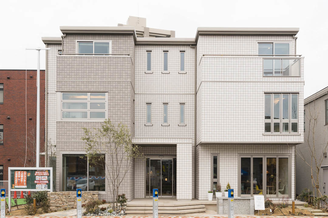 所沢駅前デシオ展示場_外観