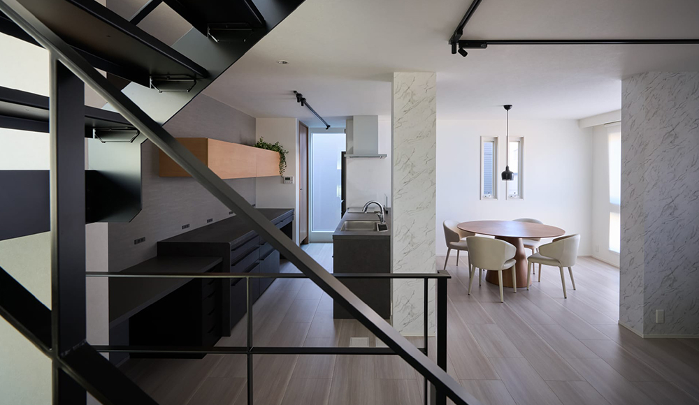 都会の空に開かれた家（実例写真）