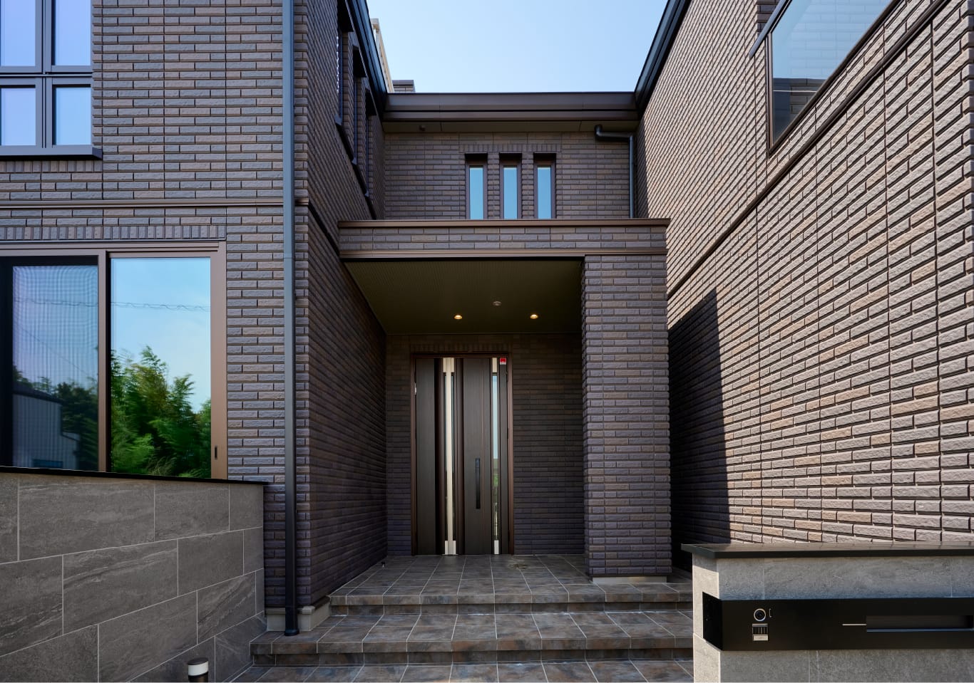 静と動を結ぶ家