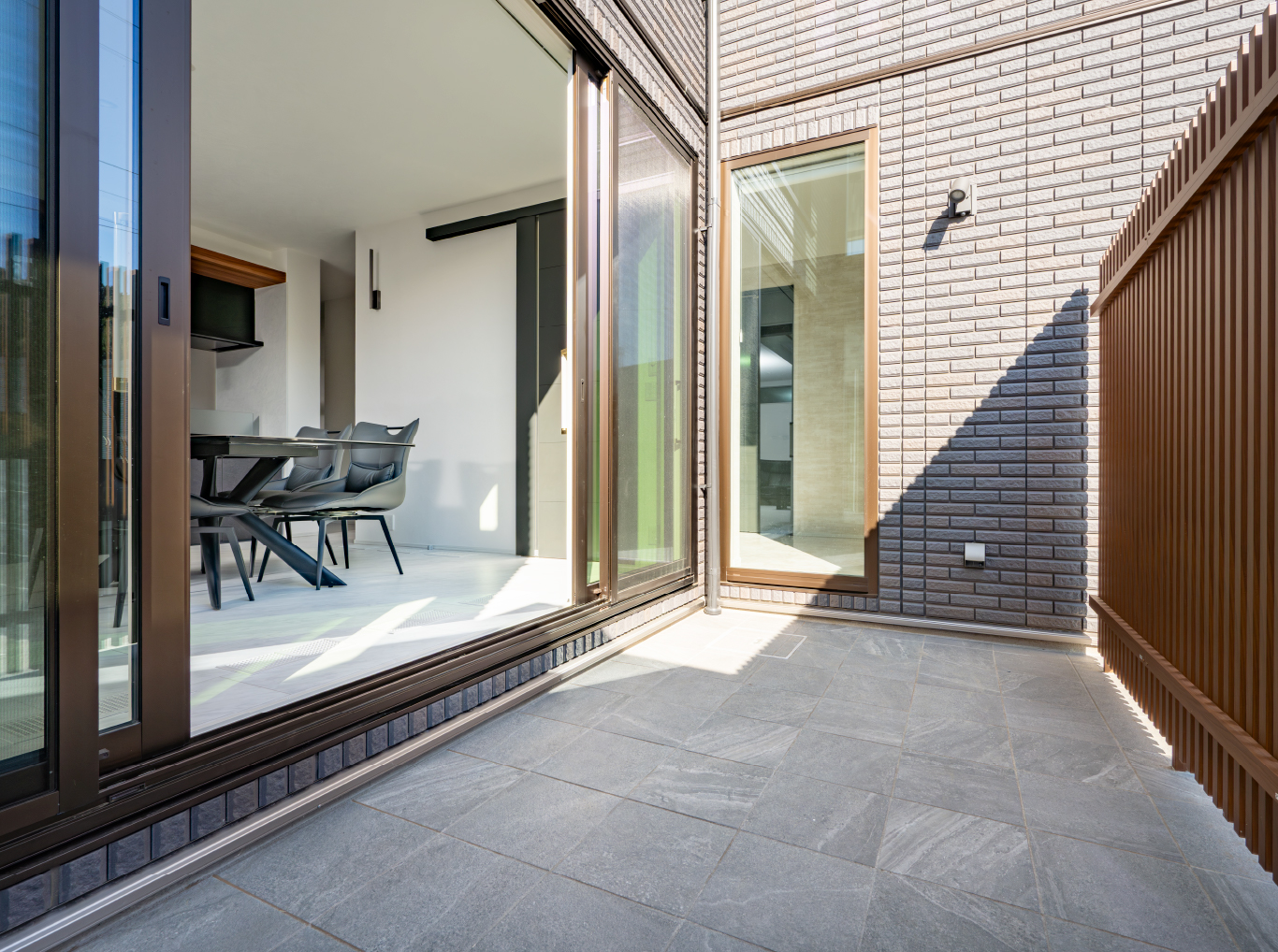 開放を秘する構え